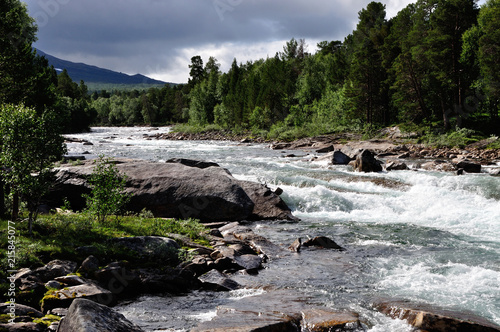 Fluss Luonosjahka
