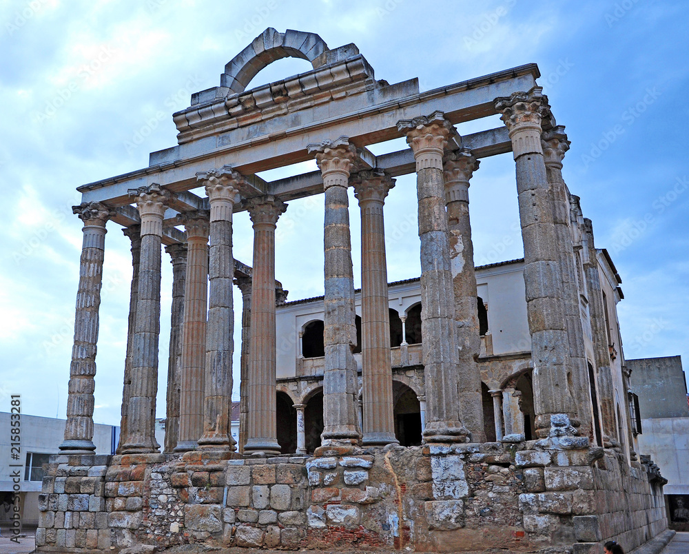 Mérida, provincia de Badajoz, Extremadura, España. Templo romano de Diana en Emerita Augusta. 