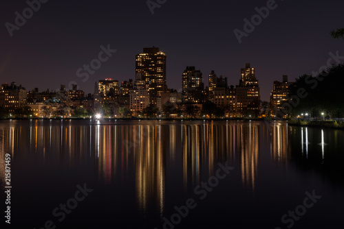 Skyline of downtown Manhattan by night  New York  United States of America