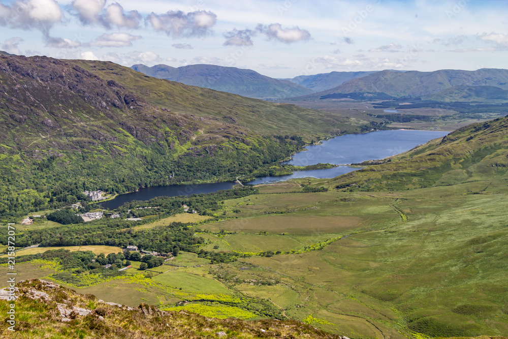 Naklejka premium Kylemore lough lake and valley in Letterfrack