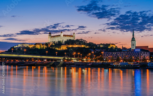 Bratislava bei Sonnenuntergang