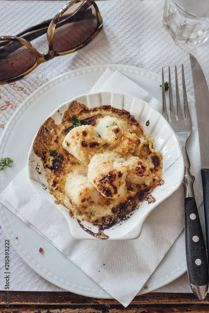 Food: baked scallops Food: baked scallops