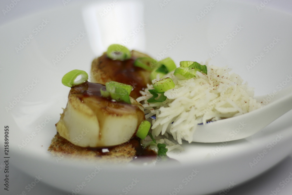 King Scallops with a Honey Glaze Sauce King Scallops with a Honey Glaze Sauce