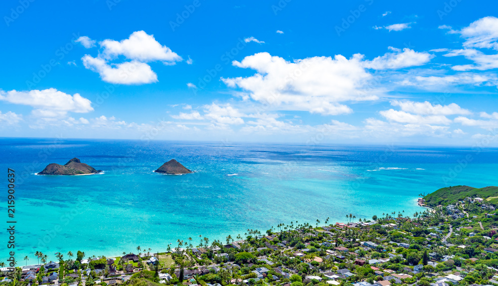 ハワイ オアフ島カイルア・ラニカイビーチ「天国の海」 StockFoto Adobe Stock
