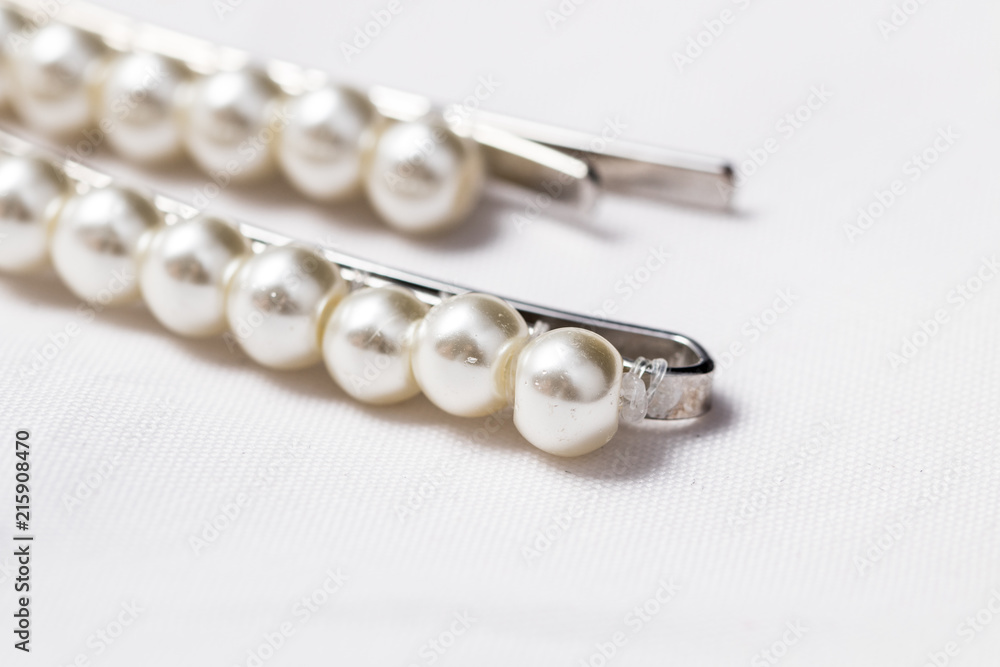 Hair clips with pearl jewels Hair clips with pearl jewels