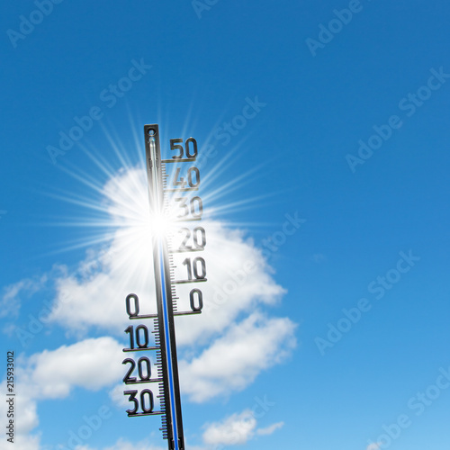 Bild auf Leinwand Thermometer, 30 Grad, Himmel und Sonne