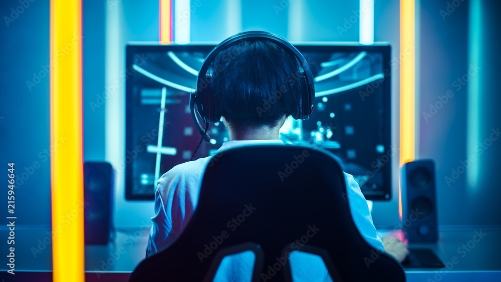 141,600+ Video Game Player Stock Photos, Pictures & Royalty-Free Images -  iStock  Video game player screen, Retro video game player, Professional  video game player