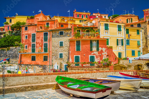 Φωτογραφία colorful houses of Tellaro