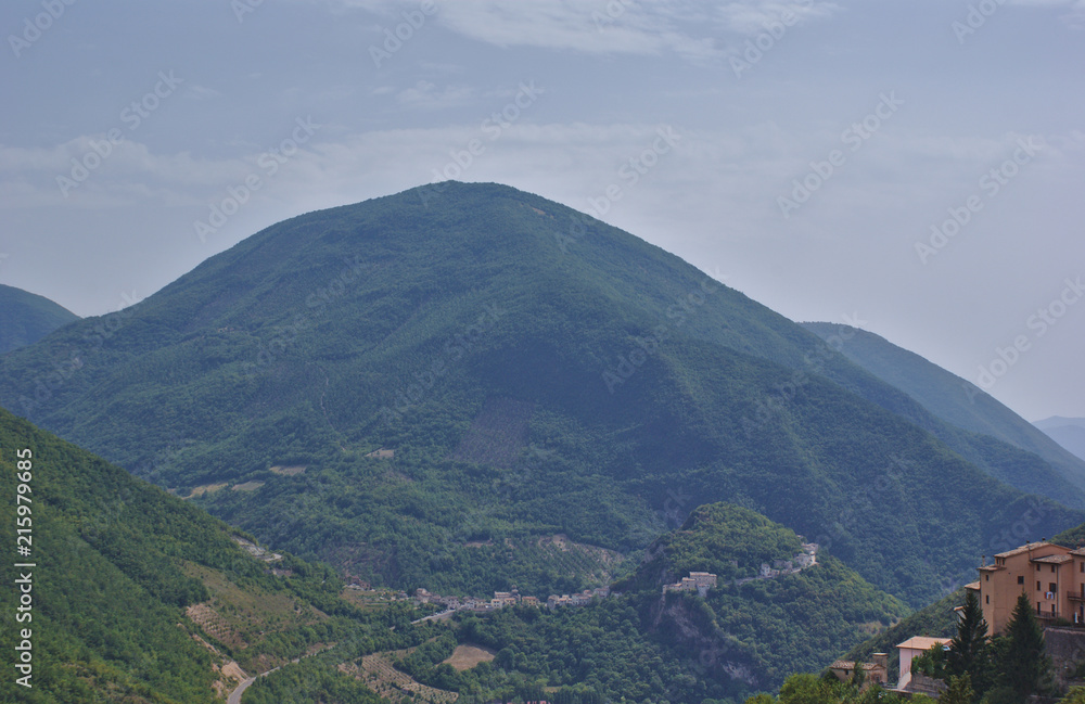 Naklejka premium Panorama in umbria
