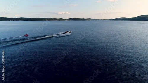 Wallpaper Mural vacation boat ,wiew and fun of lac des plages Torontodigital.ca