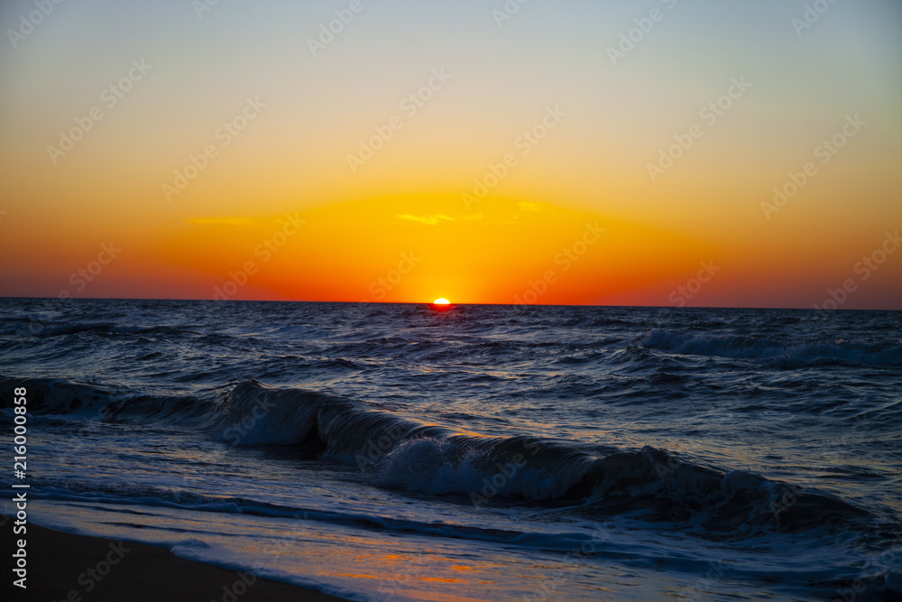 Obraz premium Beautiful sea at sunset.