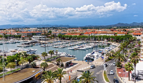 Saint Raphael Vogelperspektive Stadt Hafen Boot