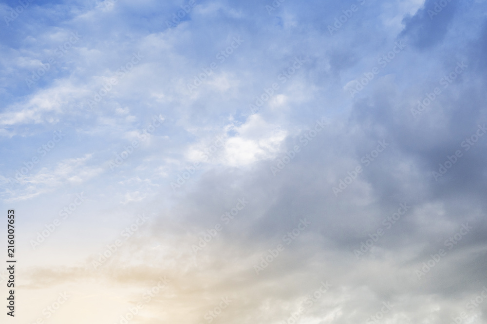 Obraz premium Clouds against blue sky as background