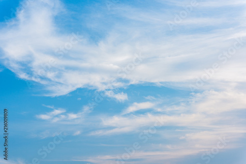 Fototapeta Naklejka Na Ścianę i Meble -  Beautiful cirrus clouds against the blue sky