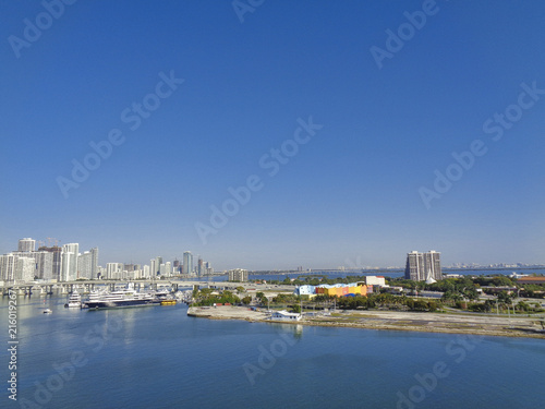 skyline from the city with beach and bay © Stefan