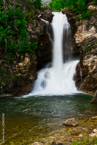 Fototapeta Naklejka Na Ścianę i Meble -  Running Eagle Falls
