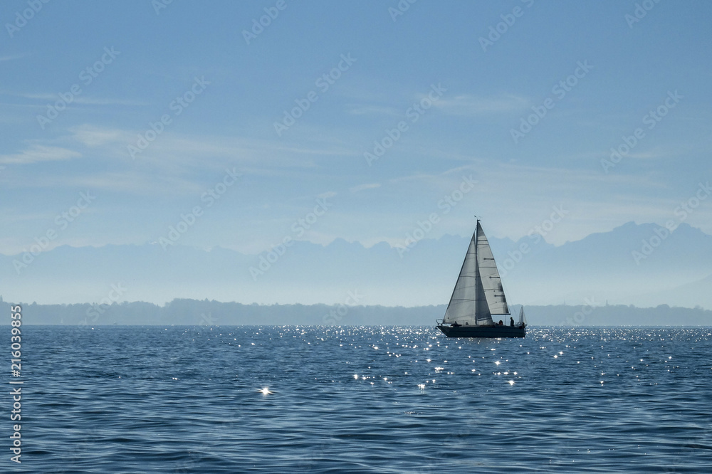 Fototapeta premium Segelboot auf dem Bodensee
