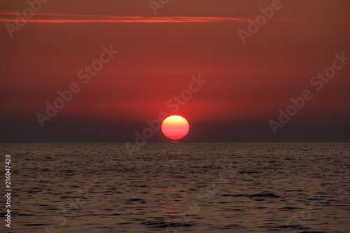 Fototapeta Naklejka Na Ścianę i Meble -  Sonnenuntergang am Meer