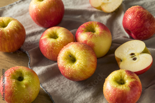 Фотография Raw Red Organic Honeycrisp Apples