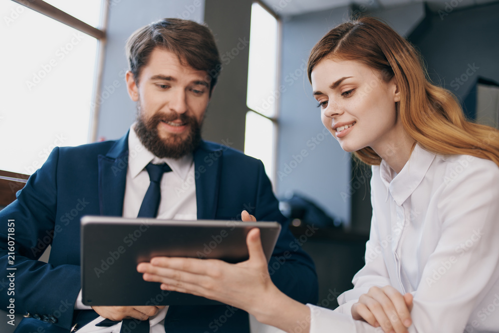 business people working in office business people working in office