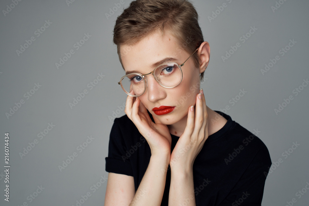 woman with glasses portrait fashion