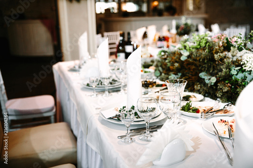 The elegant dinner table