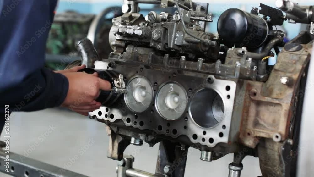 Manual motor assembly. Piston Installation. Manual motor assembly. Piston Installation.