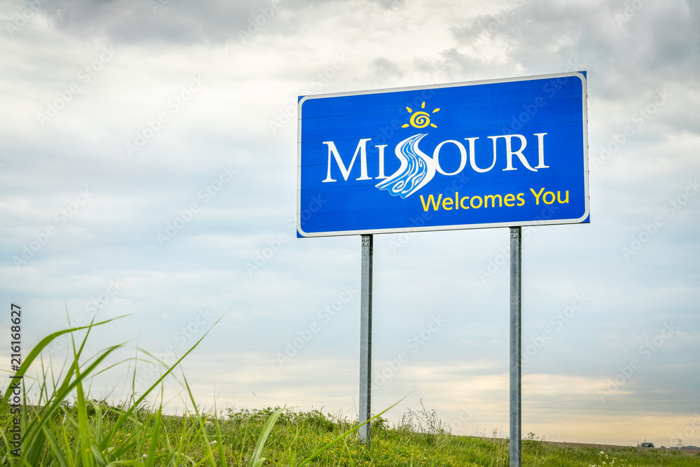 Naklejka premium Missouri Welcomes You roadside sign