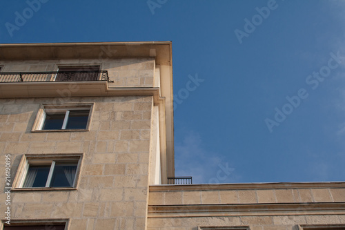 Geldanlage und Investieren in Immobilien - ein Wohnhaus in der Ungarischen Hauptstadt Budapest in Europa photo