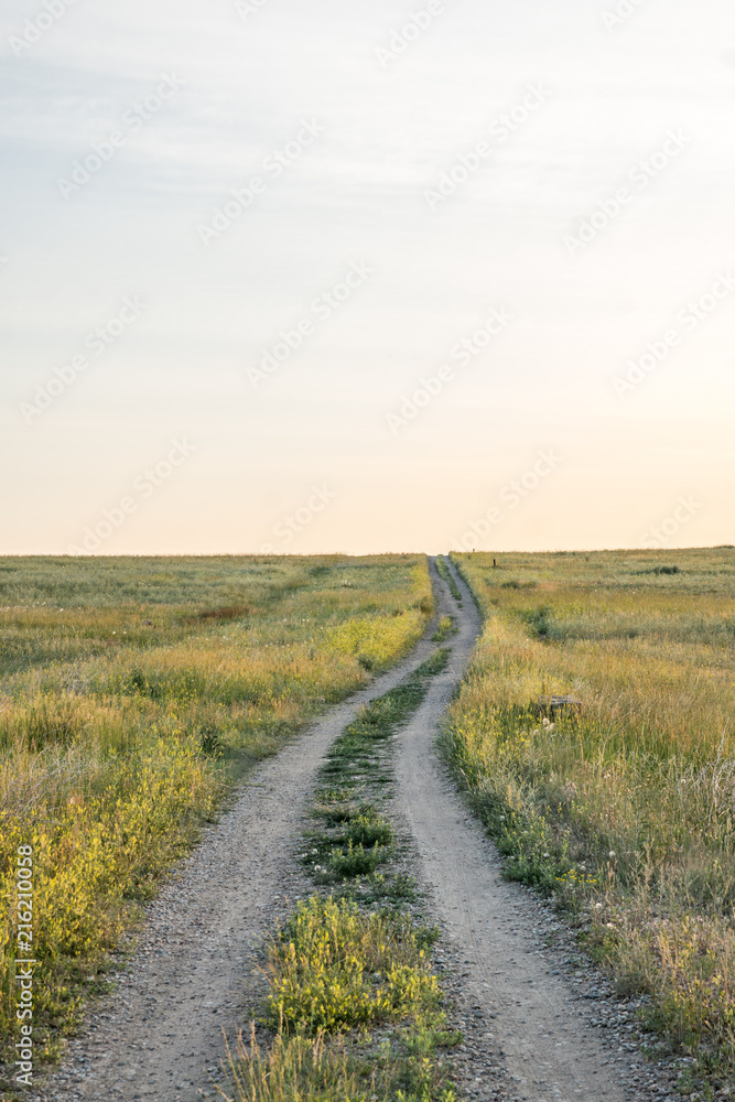 Obraz premium Hiking path in the plains 