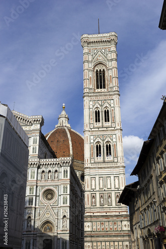 Slika na platnu Giotto's Bell Tower in cathedral of Santa Maria del Fiore in Florence
