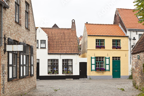 Fototapeta Naklejka Na Ścianę i Meble -  Typical Bruges Buildings
