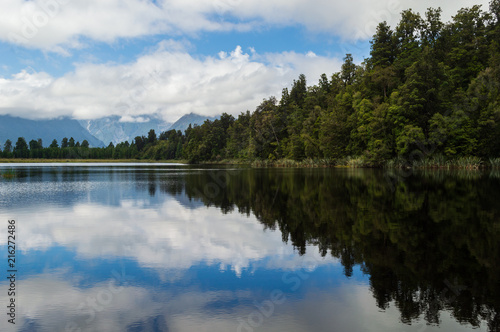 Uferspiegeglung am berühmten Lake Matheson; Neuseeland