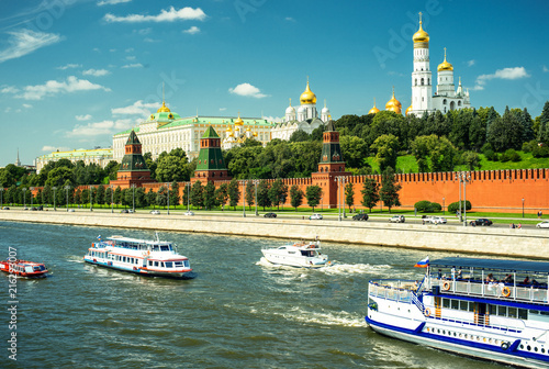 Photography Russia, Moscow, Kremlin and river traffic