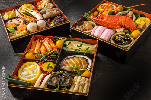 典型的なおせち料理　General Japanese New Year dishes © norikko