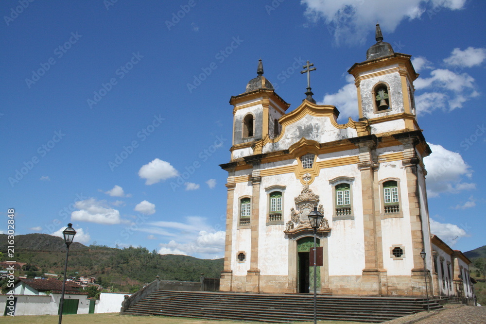 Mariana, igreja barroca em Minas Gerais.