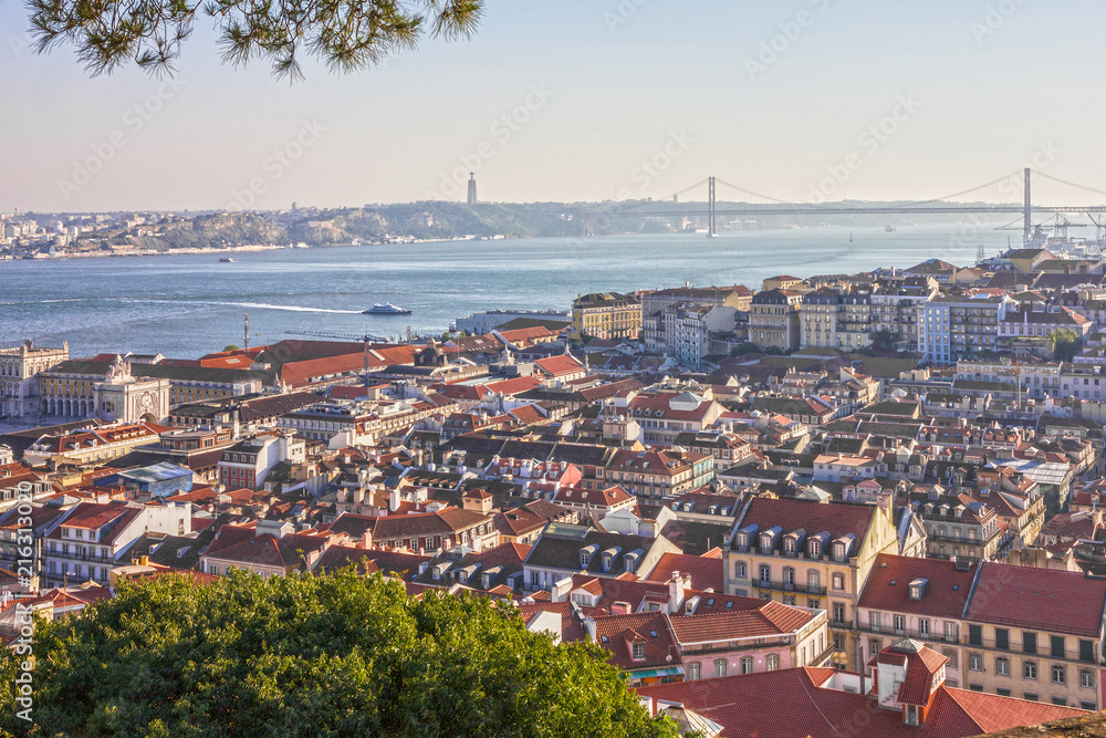 Obraz premium Lisbon houses arhitectural panoramic view, Portugal
