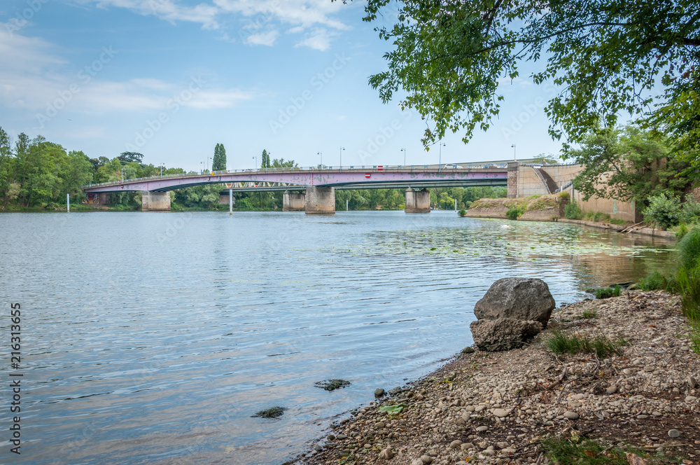 Quais de Saône entre Lyon et Caluire Quais de Saône entre Lyon et Caluire