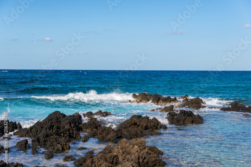 Fototapeta Naklejka Na Ścianę i Meble -  sea wave crashing on rocks