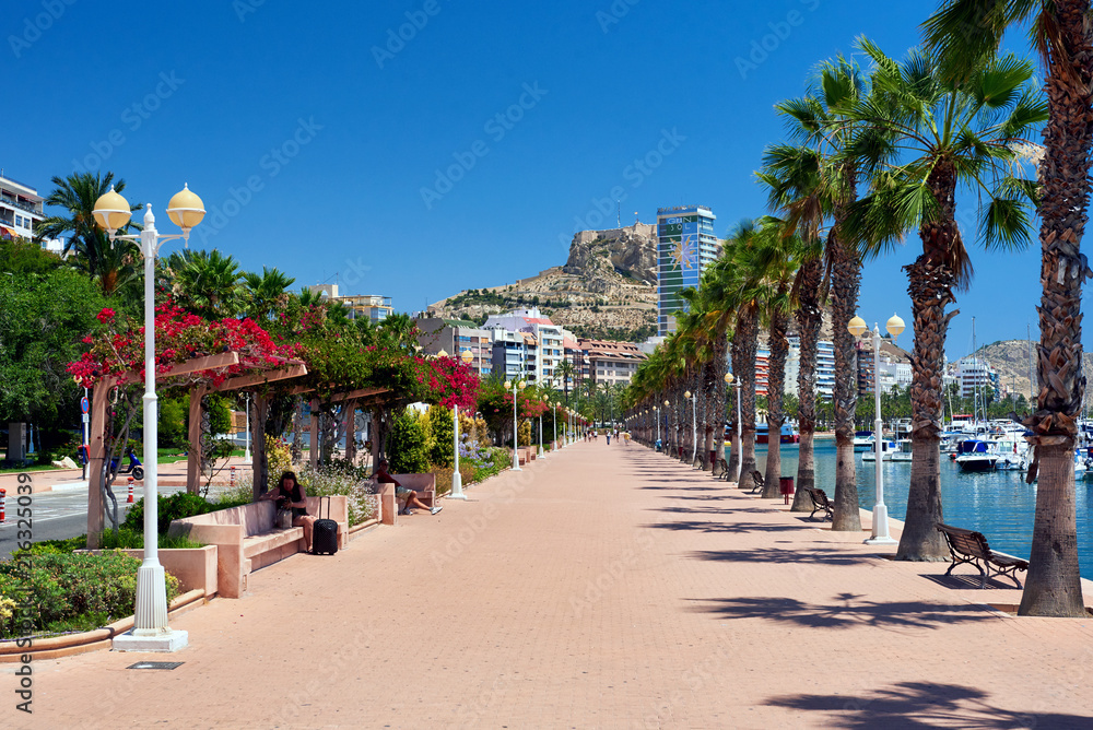 Seafront promenade of Alicante. Costa Blanca, Spain - obrazy, fototapety, plakaty 