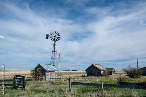 Fotografie Abandoned Prairie Homestead near Carseland, Alberta, Canada.