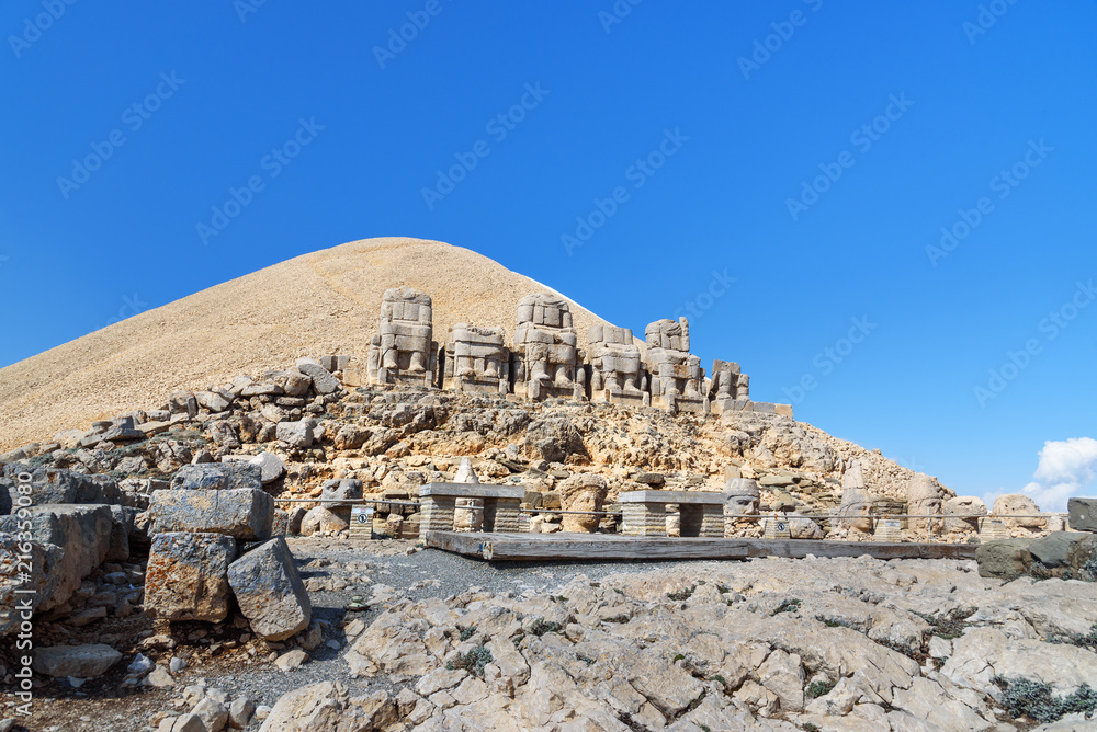 Fototapeta premium East Terrace on top of Nemrut Mountain.Turkey