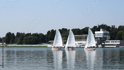 scuola velica sul lago  photo