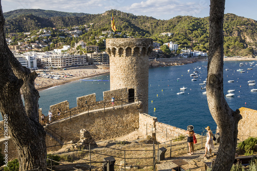 Obraz na plátně View from the castle to the beach in Tossa de Mar