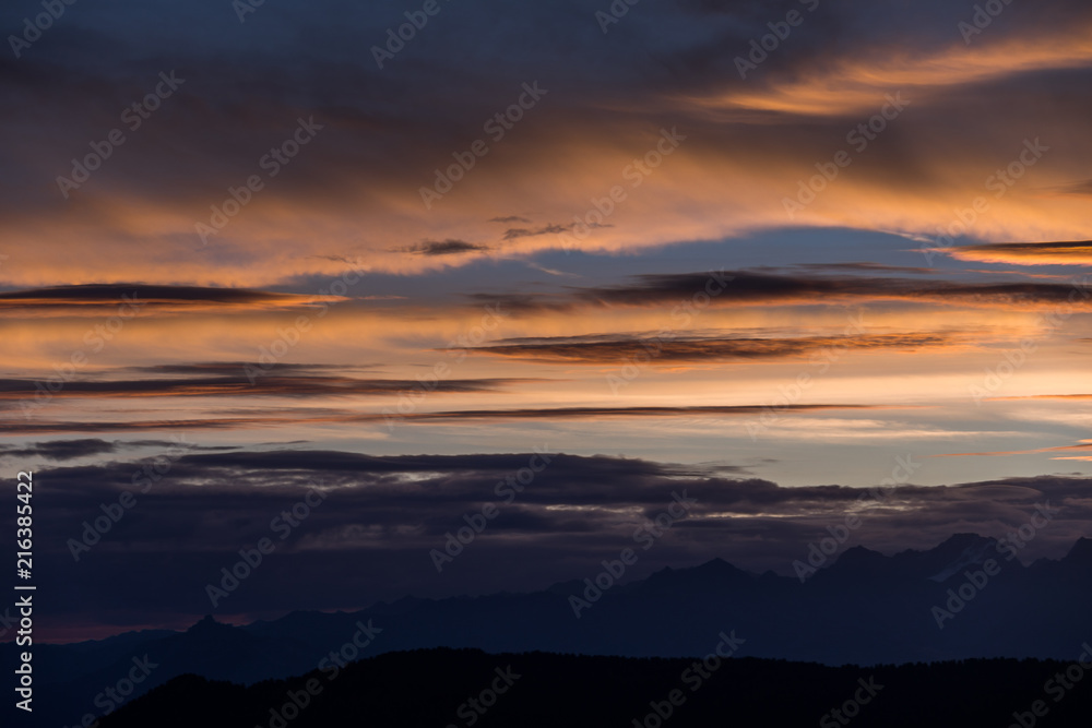 Morgenrot in den Schweizer Alpen