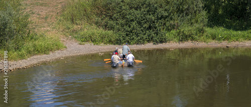 Flüchtlinge Schlauchboot Meer Wasser Ufer