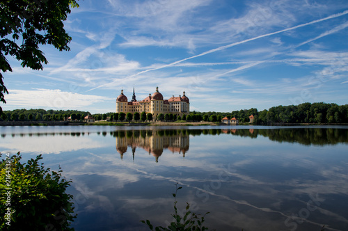 Schloß Moritzburg mit Spiegelung im Schloßsee