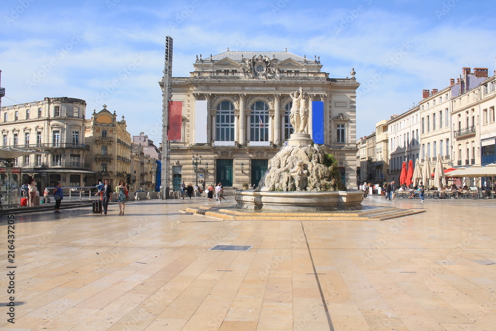 Fototapeta premium La pittoresque place de la comédie à Montpellier, Hérault, Occitanie, France