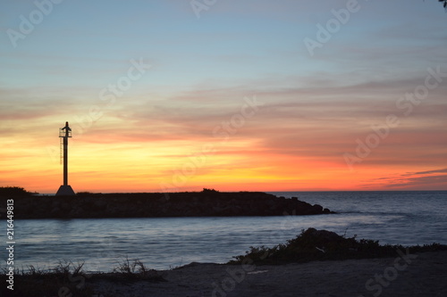 atardecer  cielo  acu  tico  mar  sol  amanecer  naturaleza  paisaje  nube  nube  lago  oce  no  anaranjada  anochecer  azul  horizonte  anochecer  alumbrado  playa  alba  hermoso  celaje  rojo  viajand