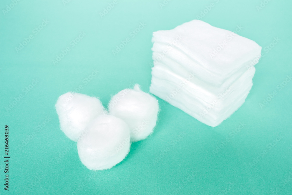 Fototapeta premium cotton ball and pad white soft clean beauty health medicine